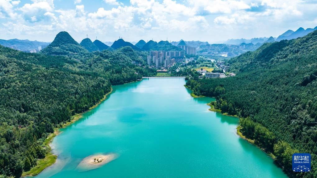美丽中国丨夏日瑶池景如画