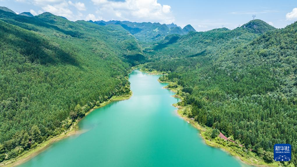 美丽中国丨夏日瑶池景如画