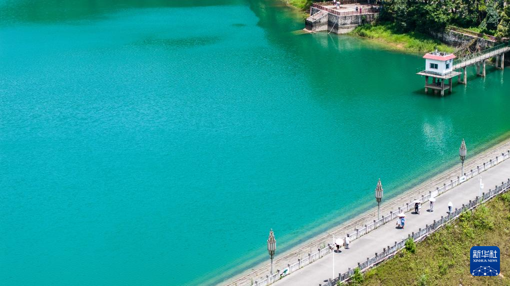 美丽中国丨夏日瑶池景如画
