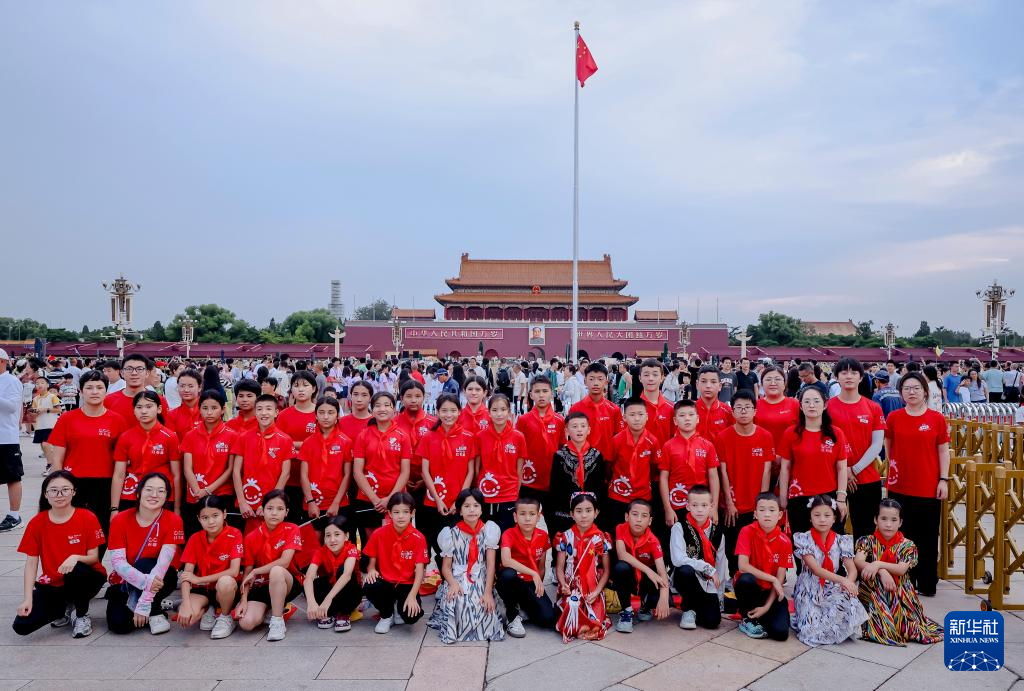 图片故事丨四千公里寻梦“一抹红”