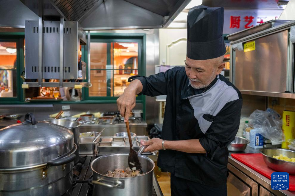 新华全媒+丨大庆有个“别克医生”