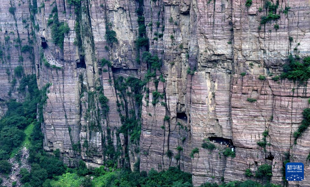 河南辉县：太行深处绝壁峡谷引游客