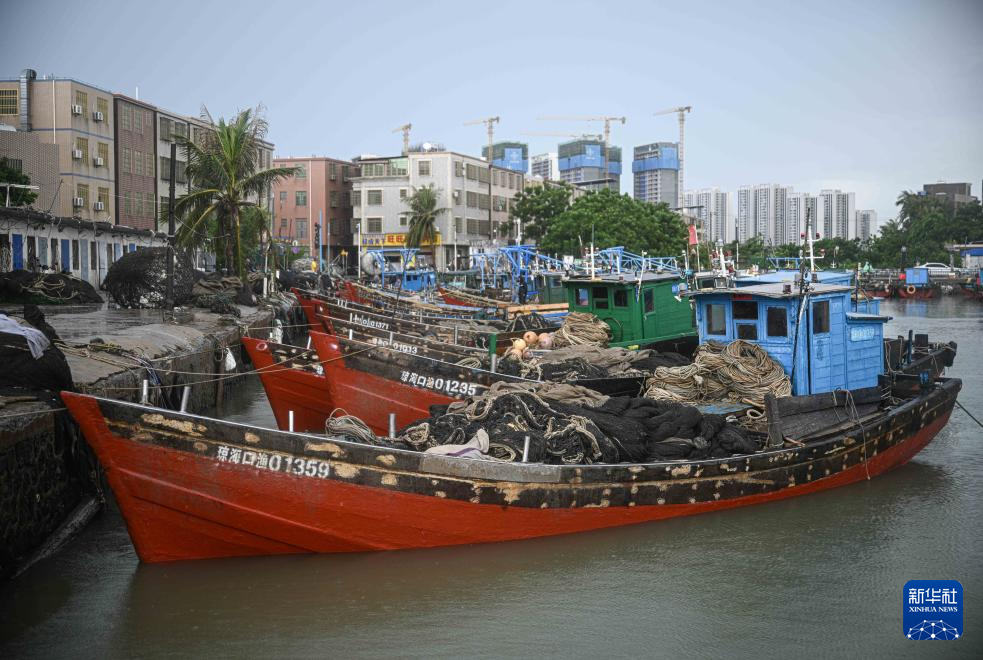 海南：伏季休渔结束 渔船避风暂缓出海