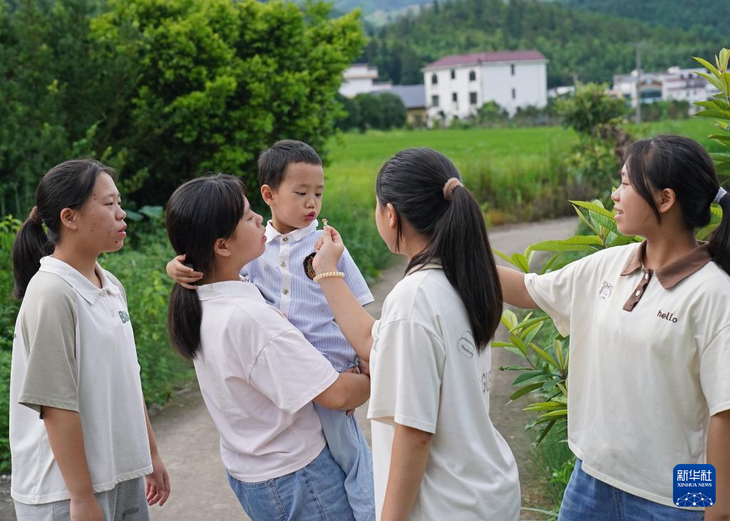图片故事丨深山四胞胎的暑假