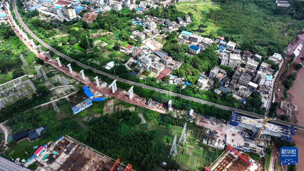 广西钦州：钦北线铁路桥改建适配平陆运河通航