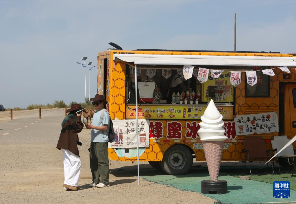 砥砺奋进七十载 天山南北谱华章丨阿勒泰大力发展旅游业 点燃边疆发展“新引擎”