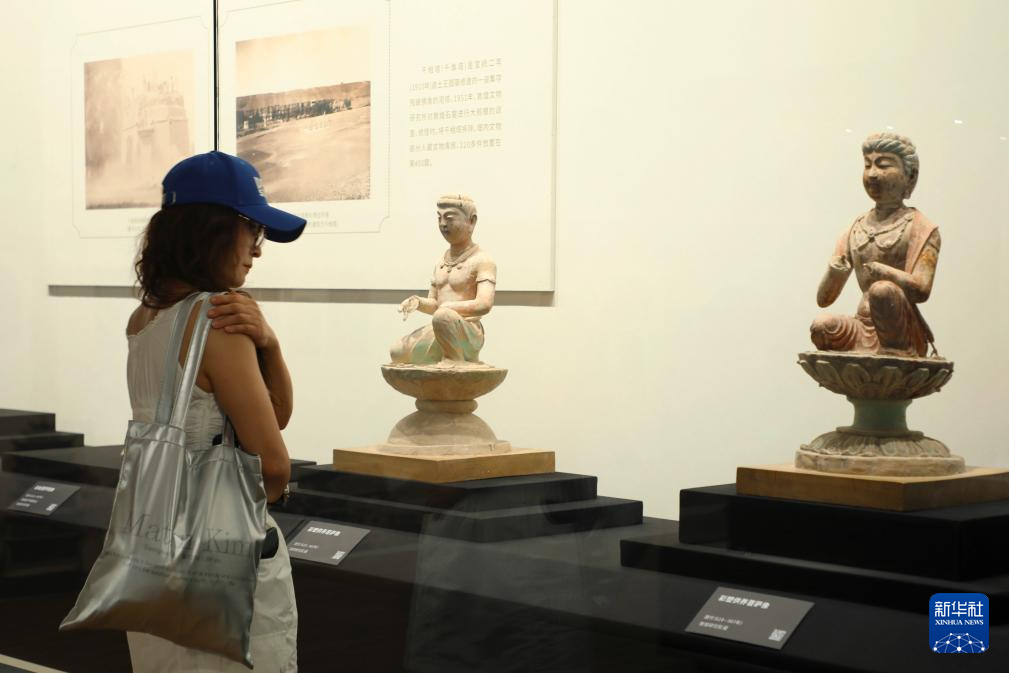 佛教造像艺术展亮相兰州