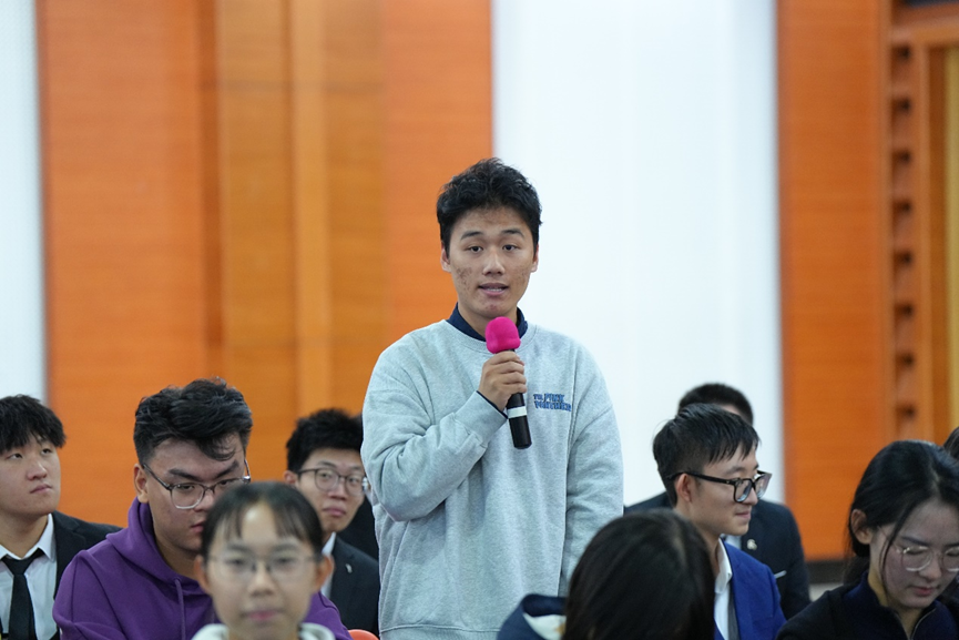 接棒、启航！3位院士与哈工大2025级善义班学子“面对面”
