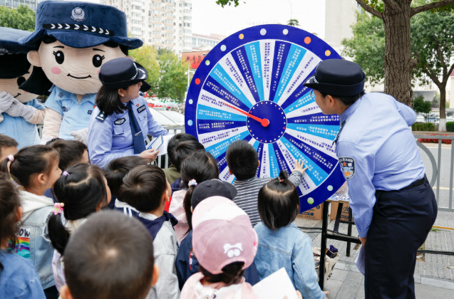 2025年全市公安机关食品安全宣传周正式启动 共筑“舌尖上的安全”防线