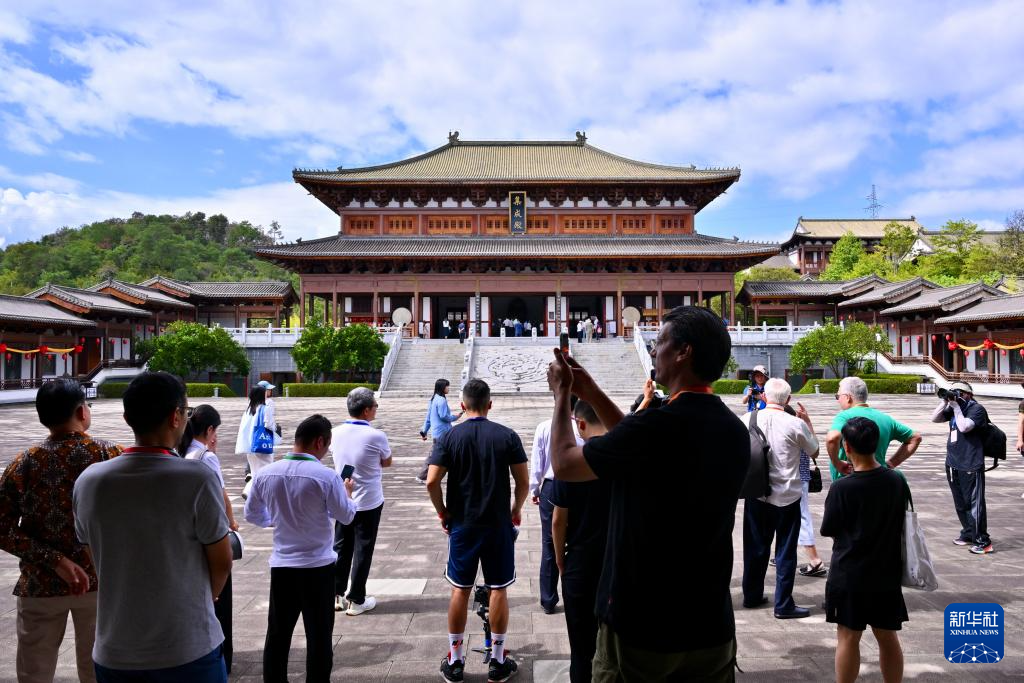 福建南平：中外学者寻迹朱子故里