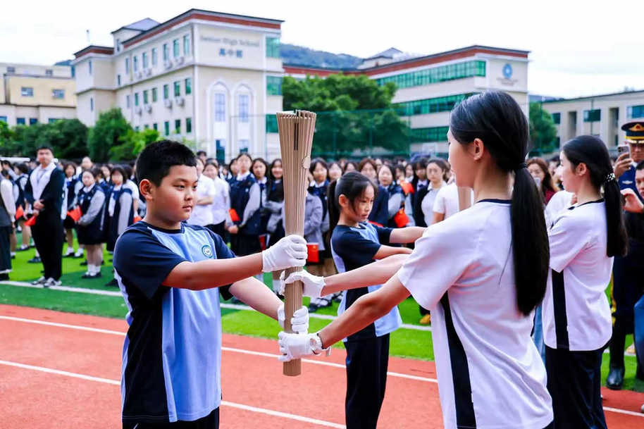 【视频】全运火炬映初心 粤港澳学子共燃家国情