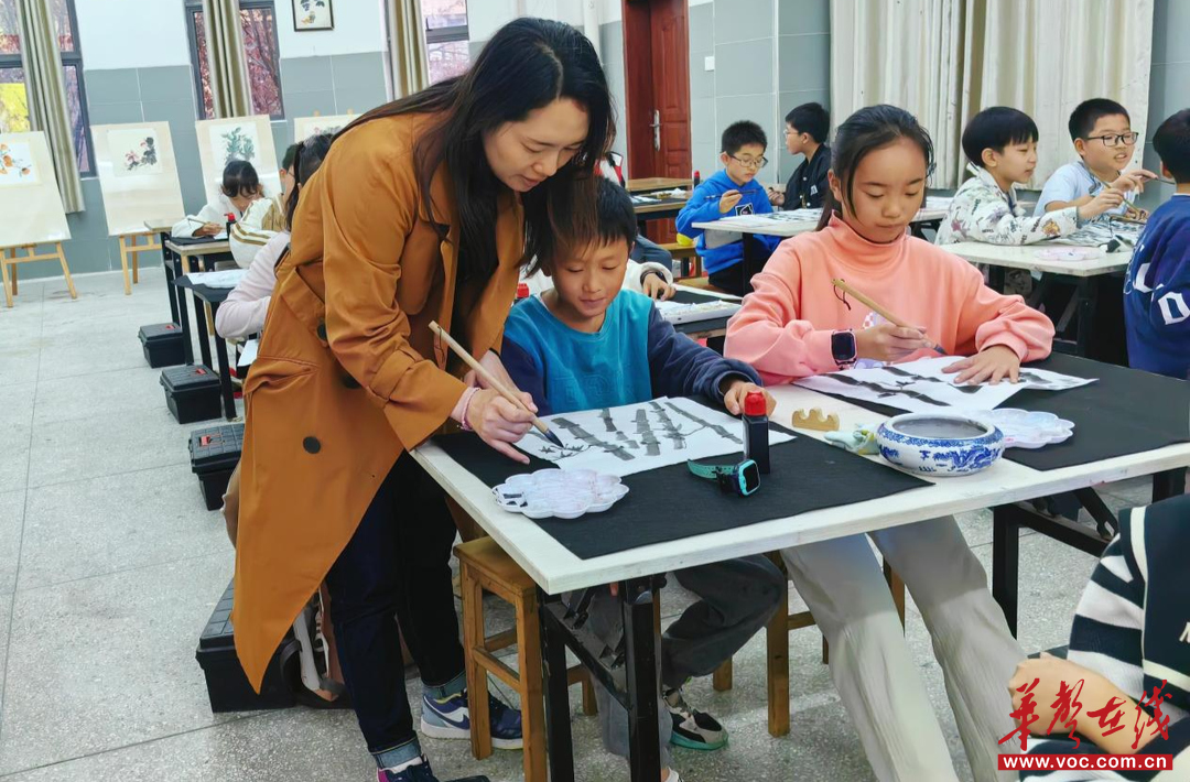 李小玉：以美为笔 绘就学生成长绚丽画卷