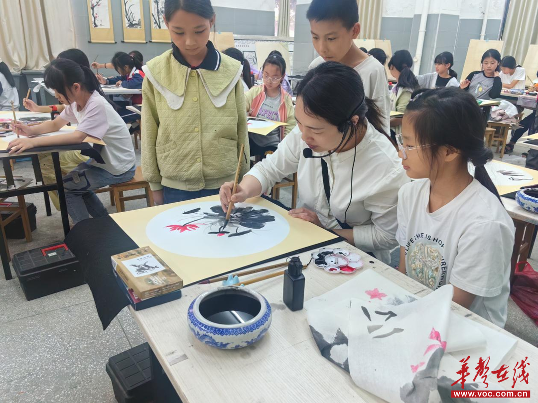 李小玉：以美为笔 绘就学生成长绚丽画卷