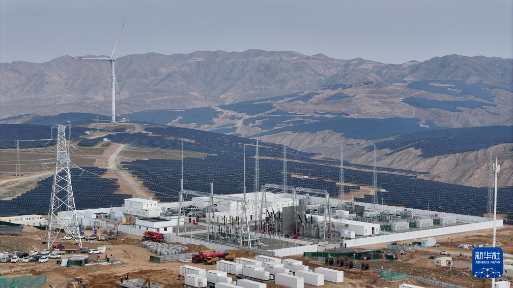 宁夏中卫300万千瓦光伏绿电项目并网发电