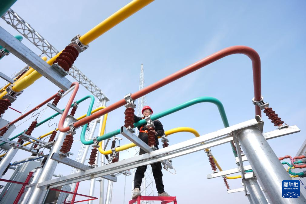 宁夏中卫300万千瓦光伏绿电项目并网发电