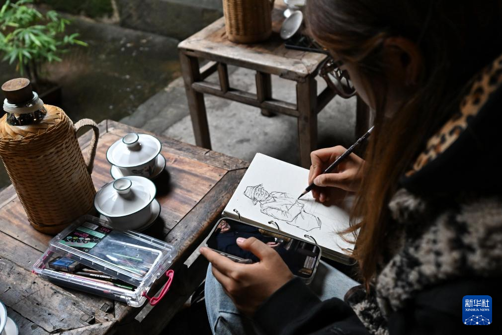 杂技走进蓉城老茶馆