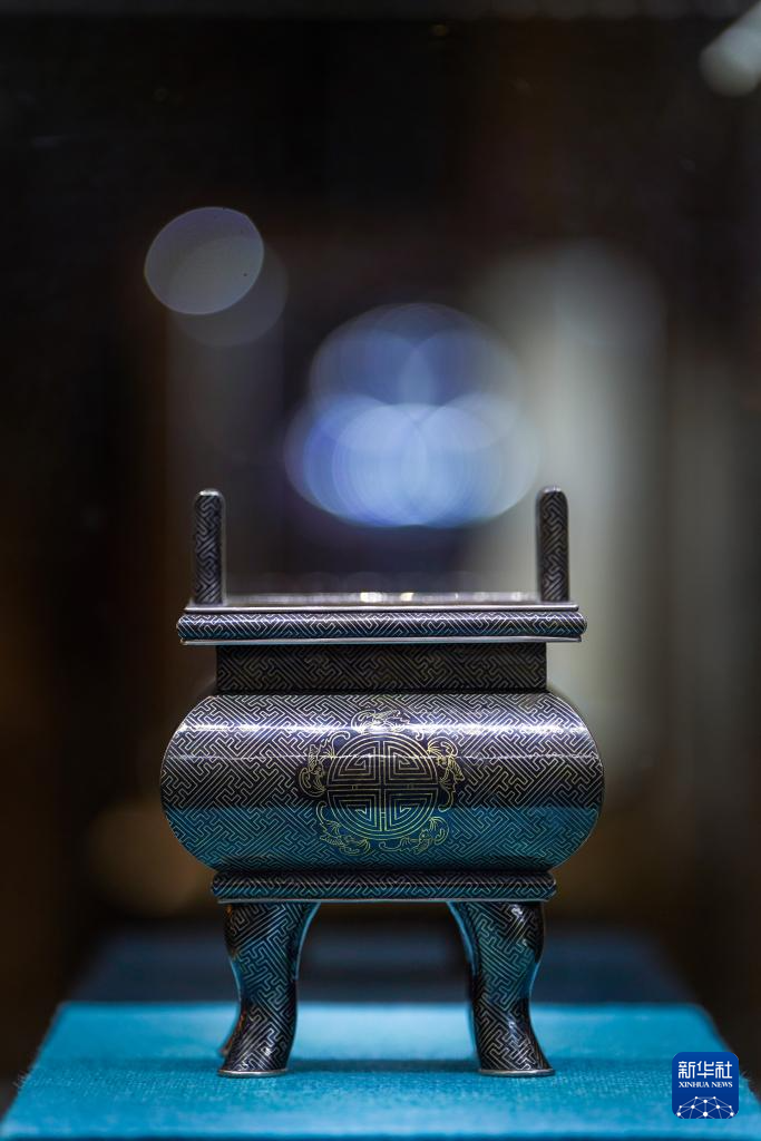 镜观·非遗丨乌铜作纸，白银为墨，淬炼时光的金属诗篇