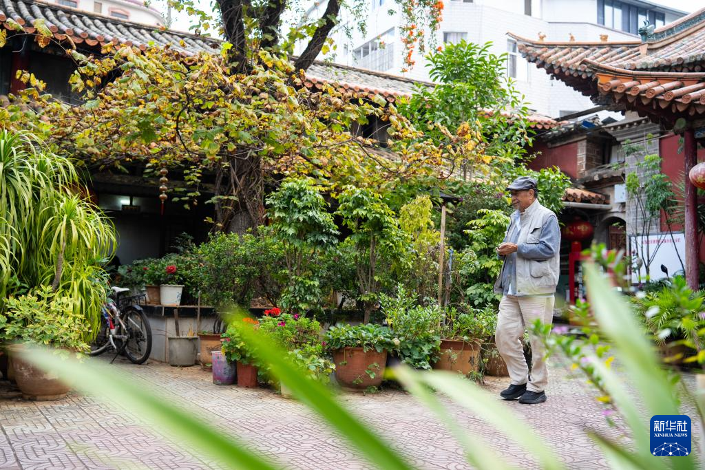 镜观·非遗丨乌铜作纸，白银为墨，淬炼时光的金属诗篇
