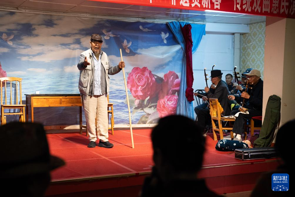 镜观·非遗丨乌铜作纸，白银为墨，淬炼时光的金属诗篇