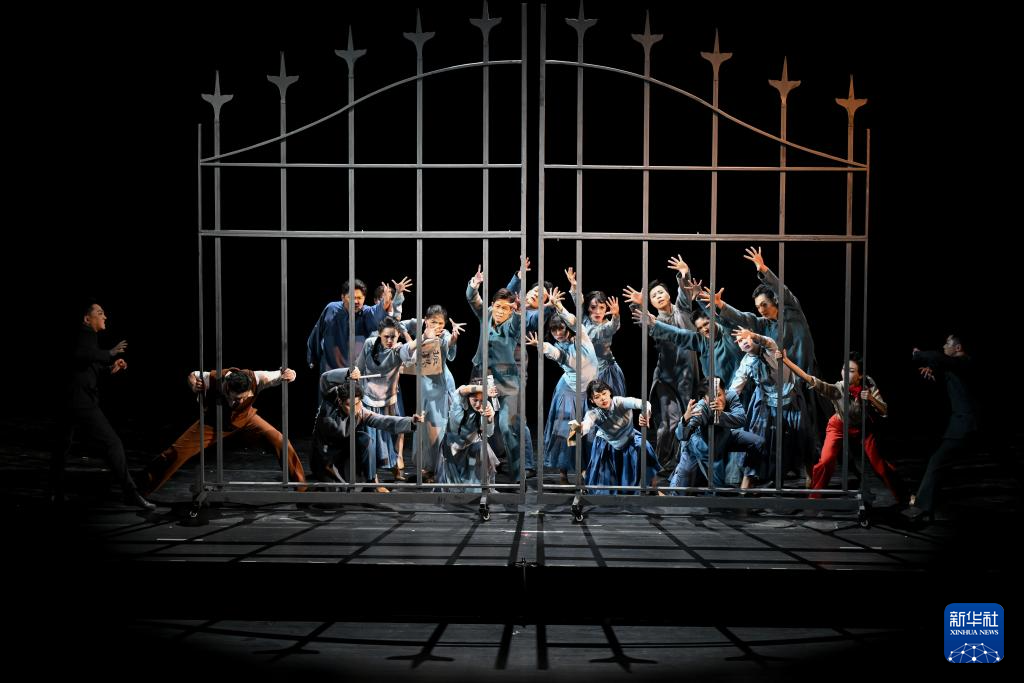 荷花奖获奖舞剧《热血当歌》亮相乌鲁木齐