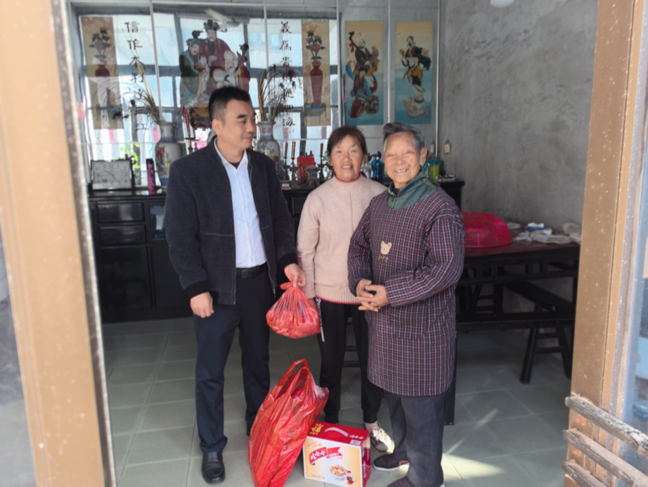 江苏东台市梁垛镇：金秋浓浓“敬老情” 守护最美“夕阳红”