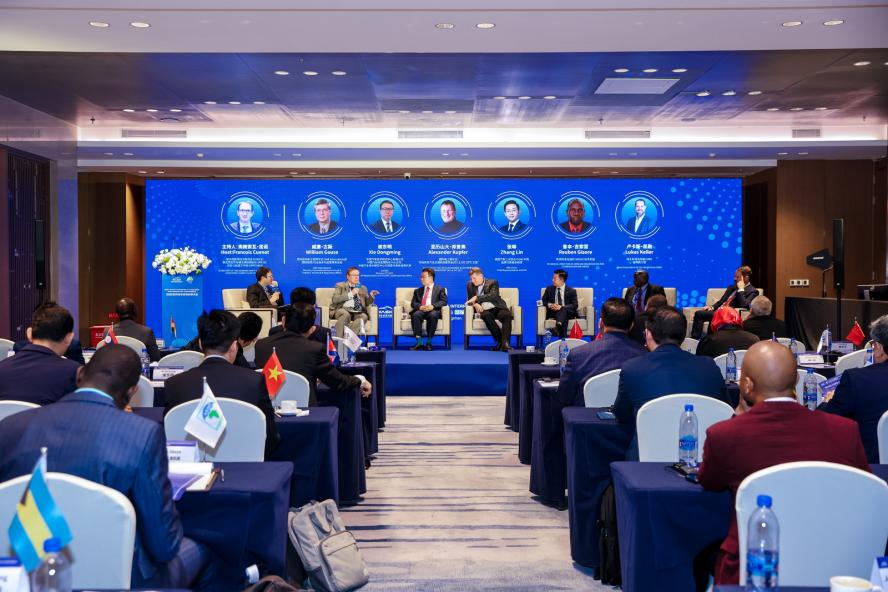 多项全球汽车标准合作成果和平台重磅发布!世界汽车标准创新大会(WASIC)连续三年在深圳坪山召开!