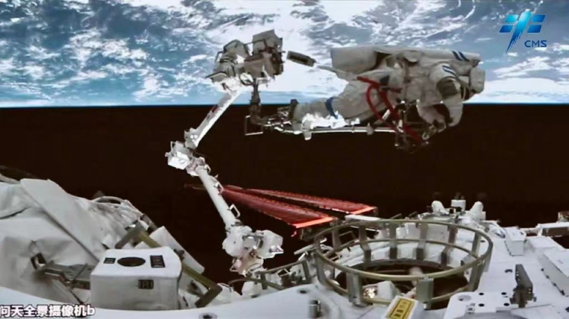 神舟二十一号飞天赴约,哈工大再续航天华章!