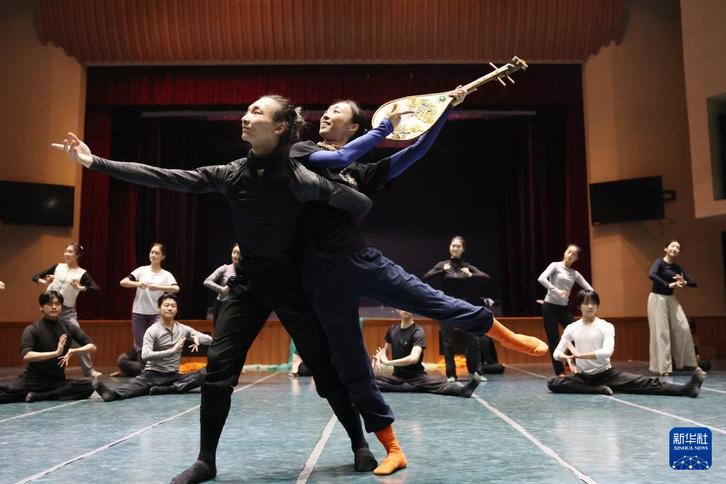 新时代中国调研行之文化中华丨舞从敦煌来