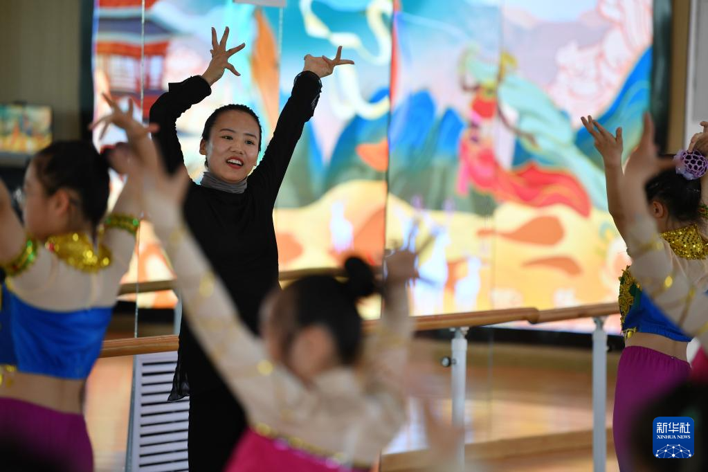 新时代中国调研行之文化中华丨舞从敦煌来