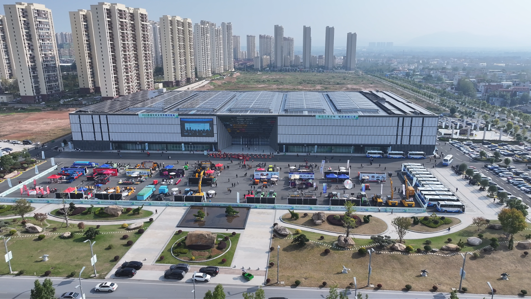 400名国内外客商云集麻城 6个石材新国标发布