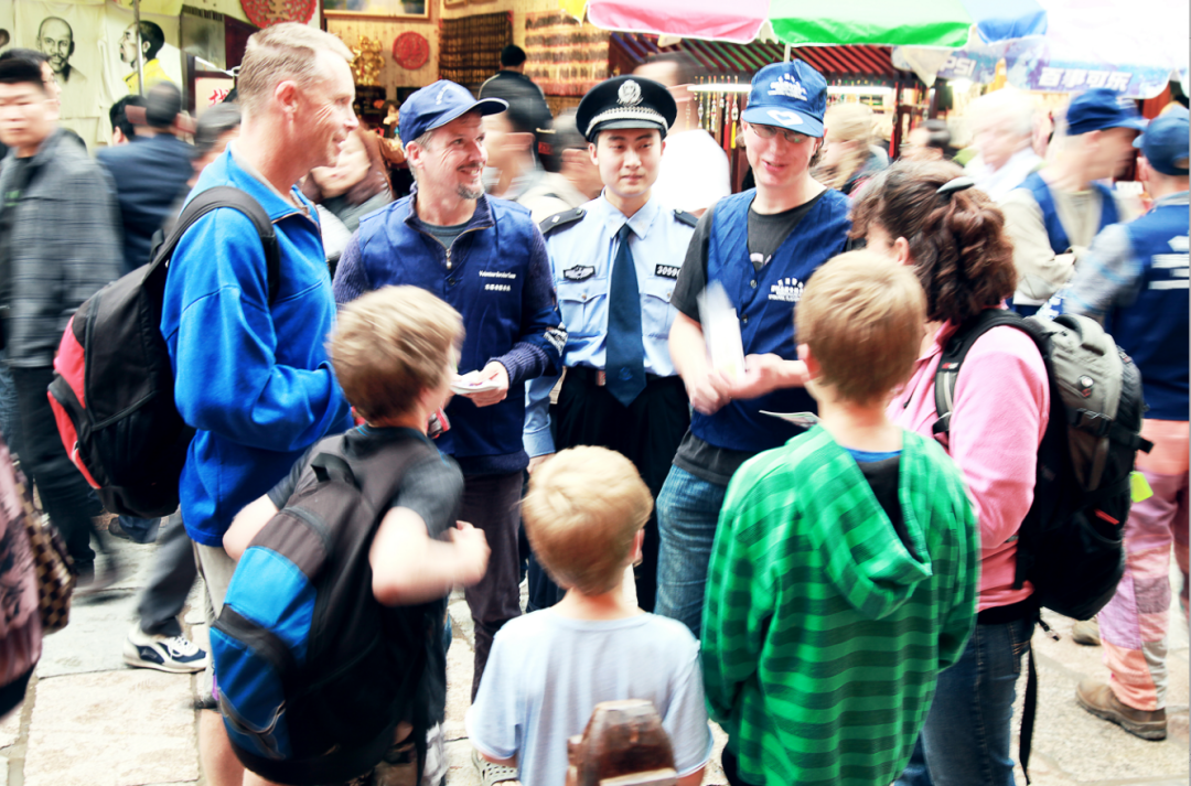 漓江潮涌法治韵 画桥通联中外情