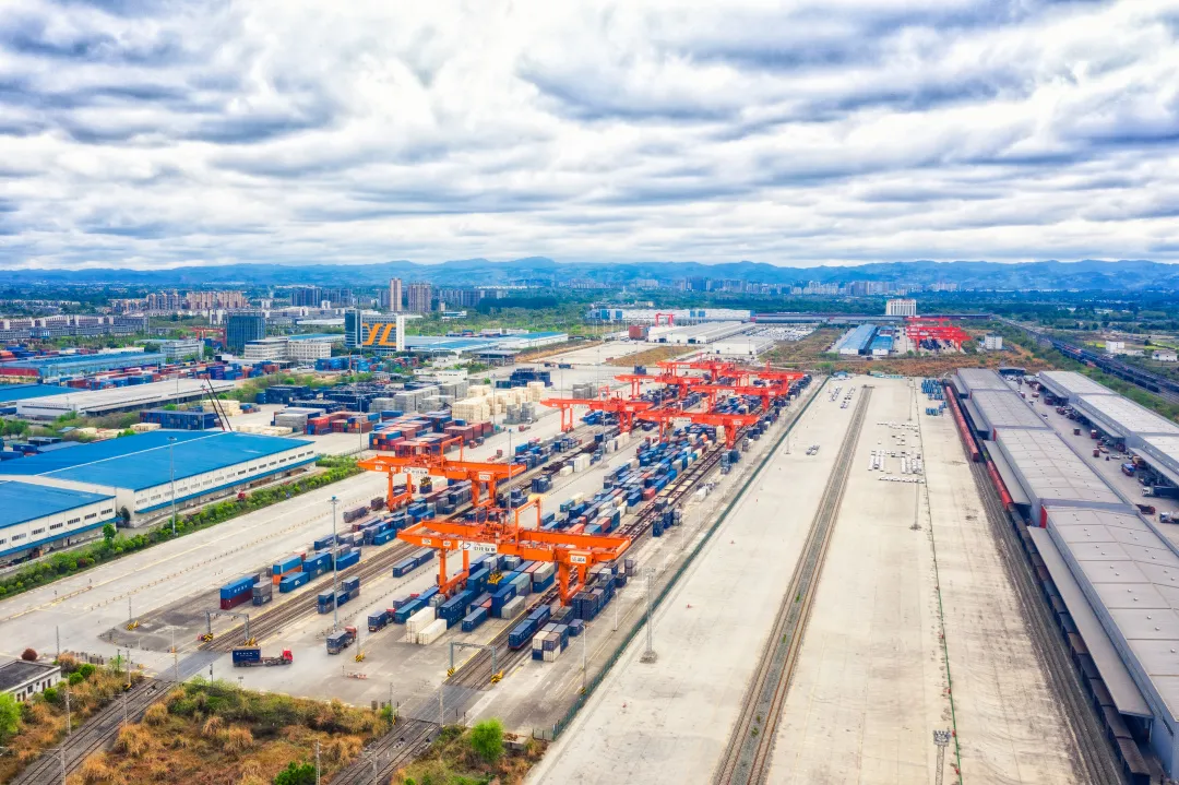 成都,以“改革”向未来