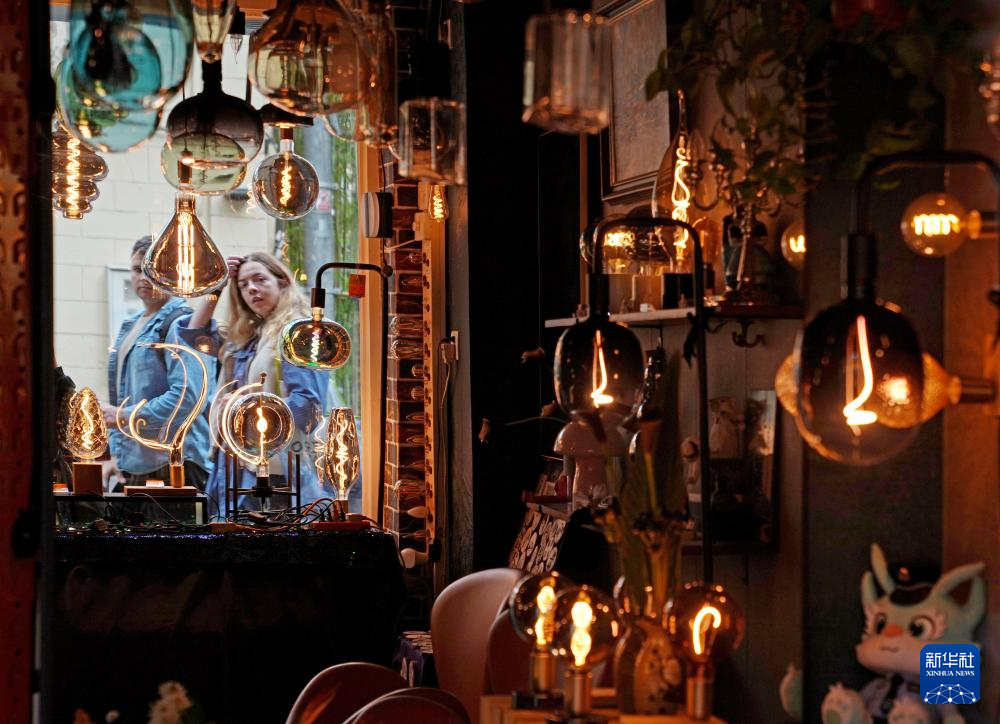 上海愚园路：青春经济添彩艺术生活