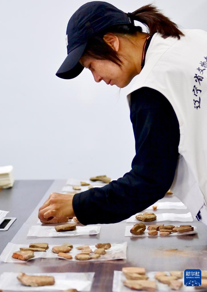 文化中国行·守宝人｜徒步山野间 守护红山文化