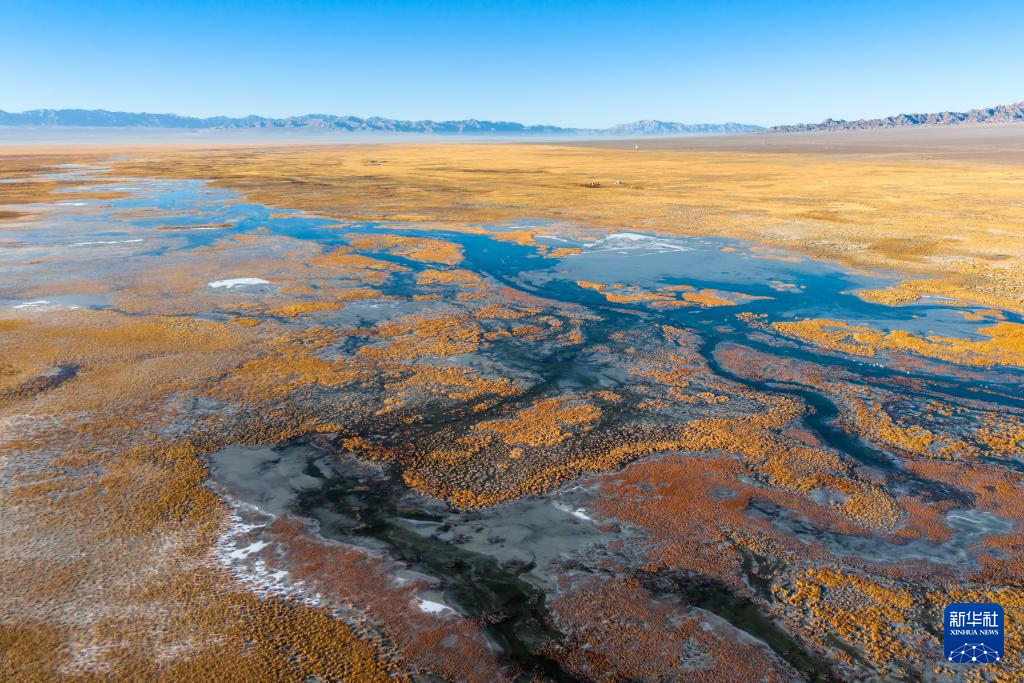 大、小苏干湖:咸淡相连的高原“姊妹湖”