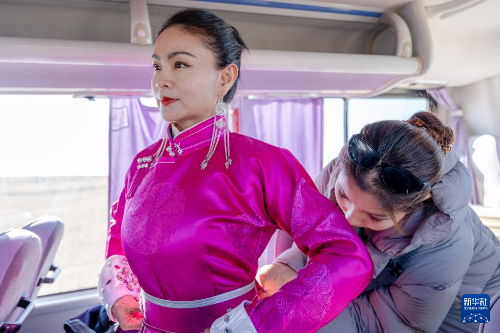 图片故事|草原上的“红色文艺轻骑兵”