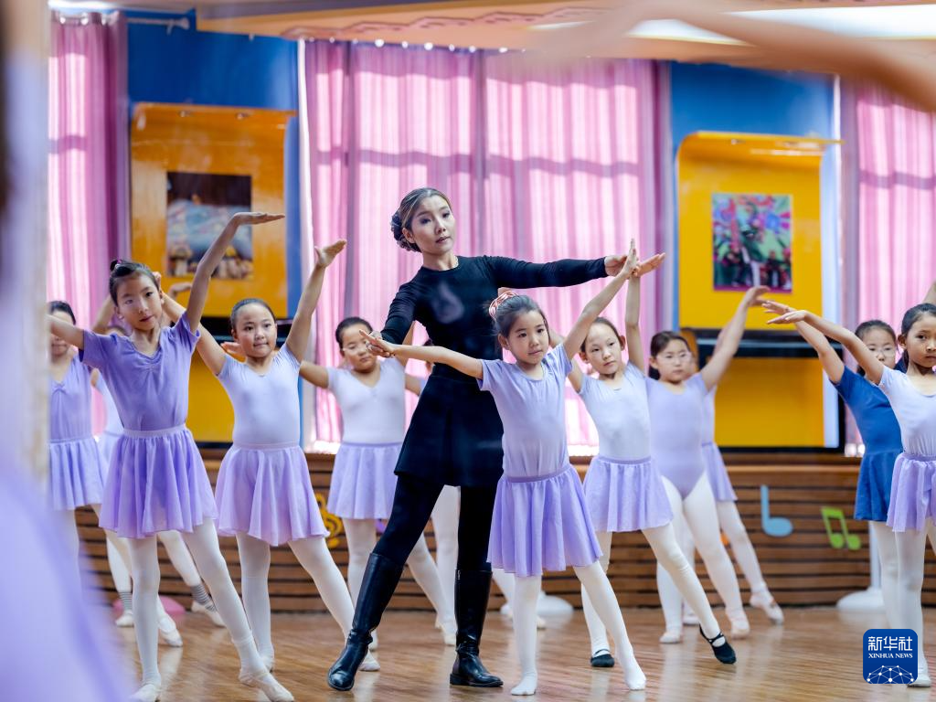 图片故事|草原上的“红色文艺轻骑兵”