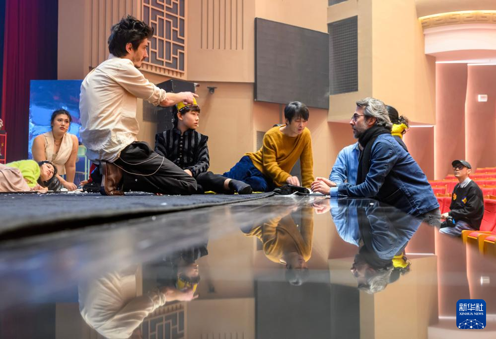 中法合作音乐戏剧《小王子》在武汉首演