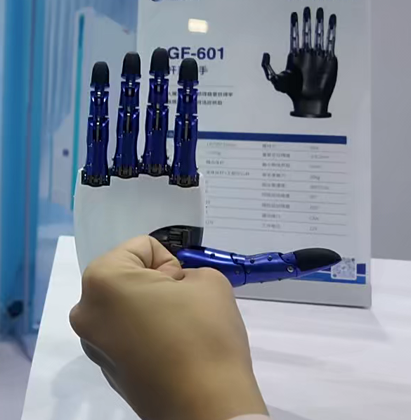 指尖“解锁”未来！高交会上这些灵巧手太灵了