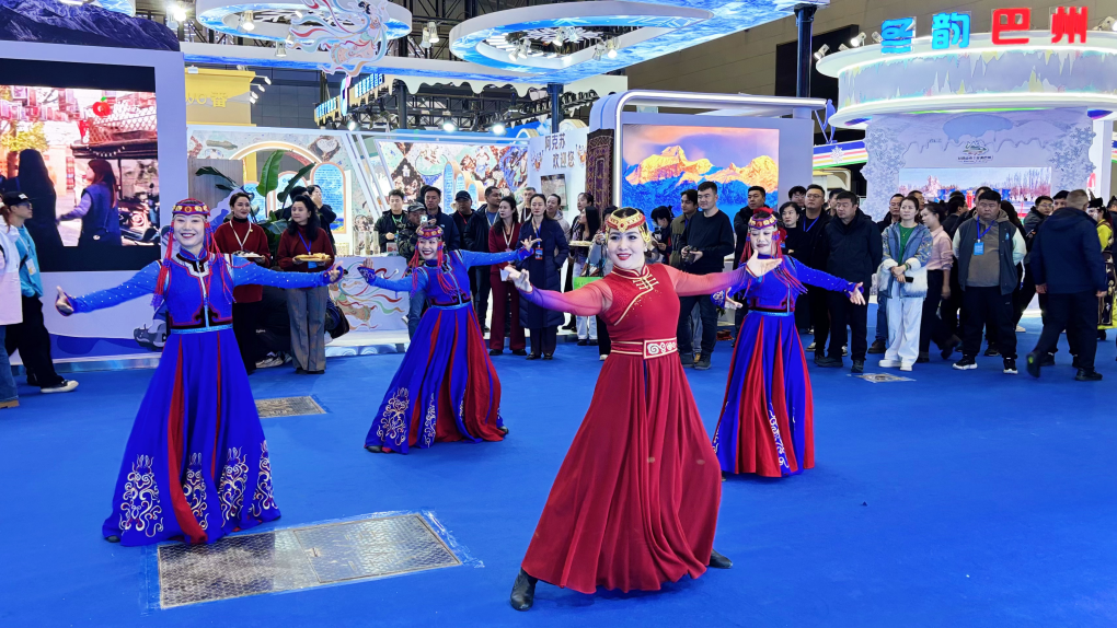 第十九届新疆冬博会启幕,“冰雪丝路”绘就热雪新画卷