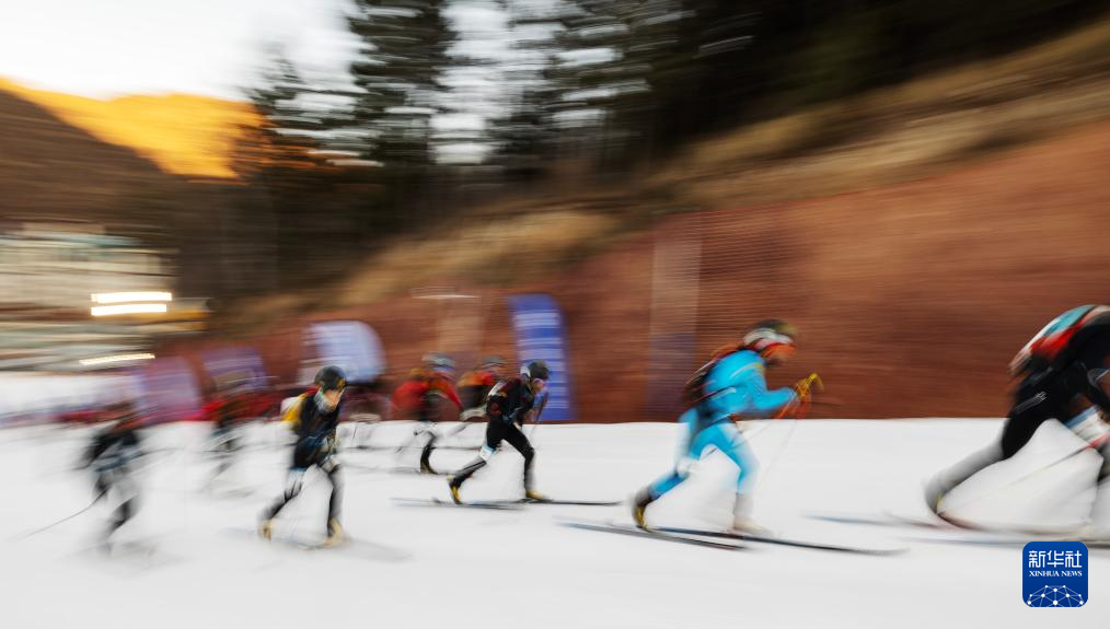 全国滑雪登山挑战赛闭幕