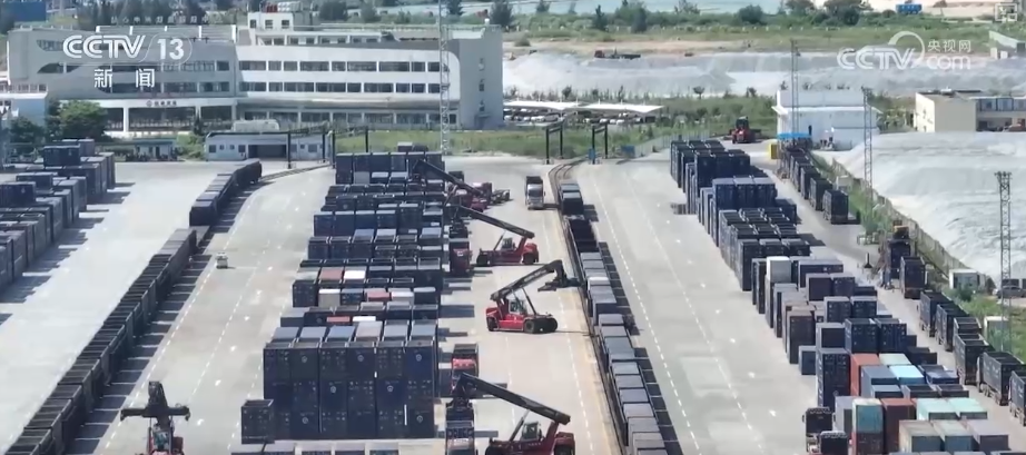 33.78亿吨、3%，创新高！铁路货运“大动脉”畅通有力 成绩单“含金量”足