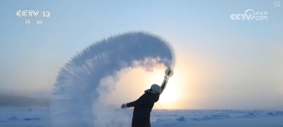 创新业态释放“冬雪夏凉”资源优势新活力 “高端赛事+大众活动”添彩花样冰雪