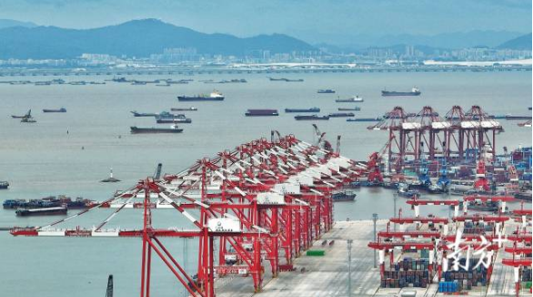 重要关头，广东省委开了一场务虚会