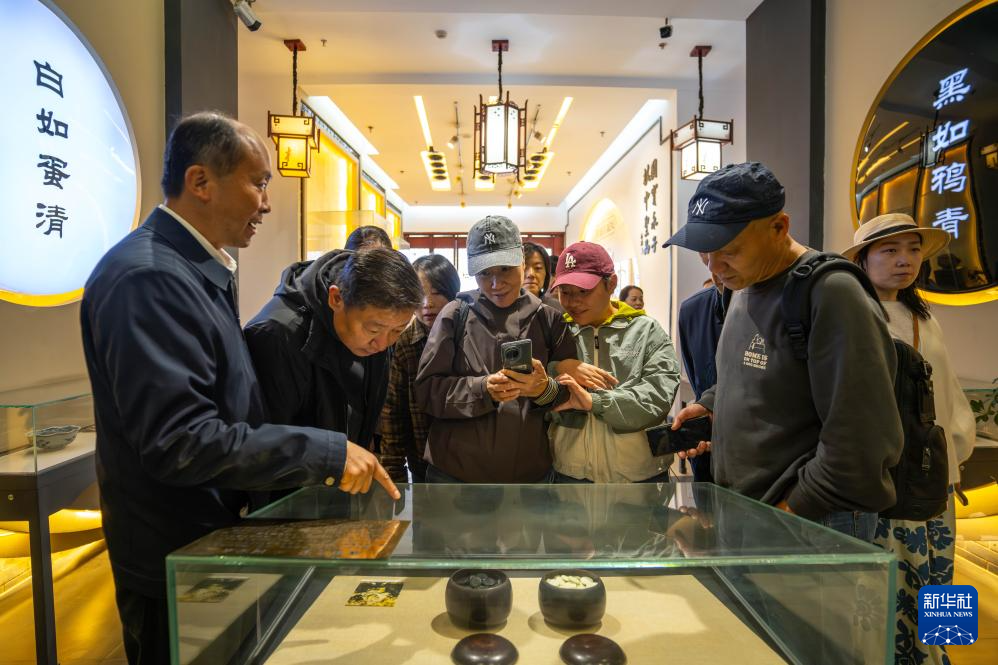 镜观·非遗丨滴玉成棋 永子凝华传匠心