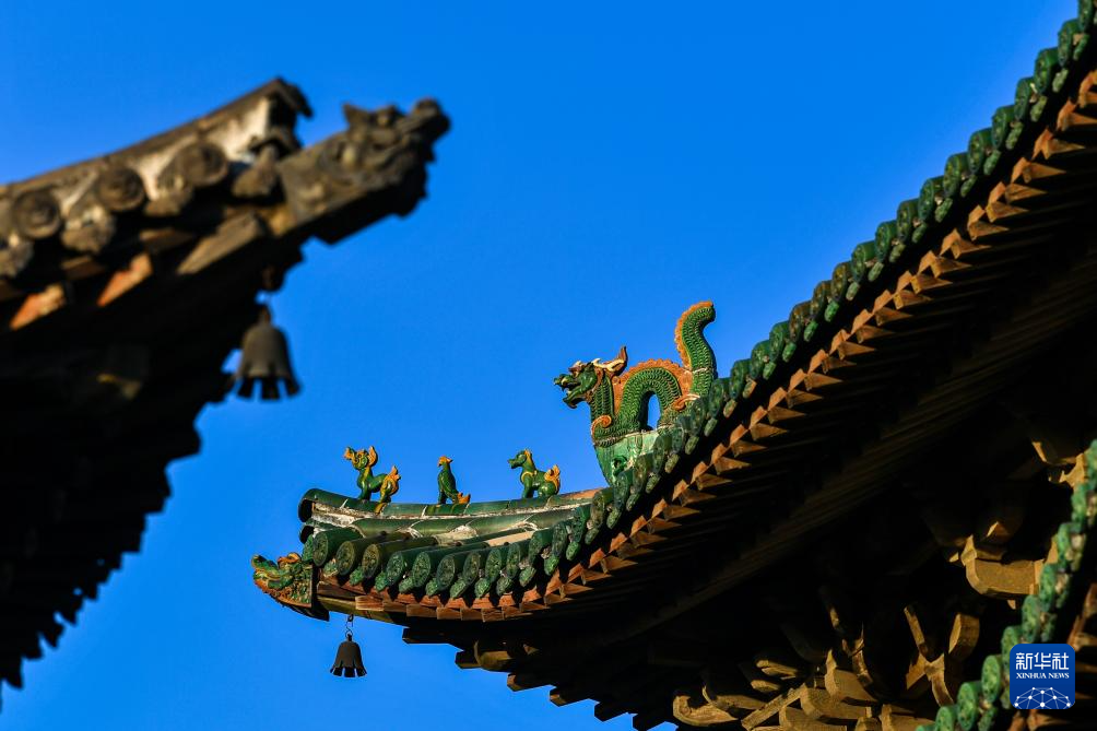 住在古建顶上的“精灵”