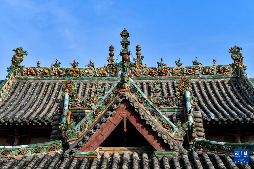 住在古建顶上的“精灵”