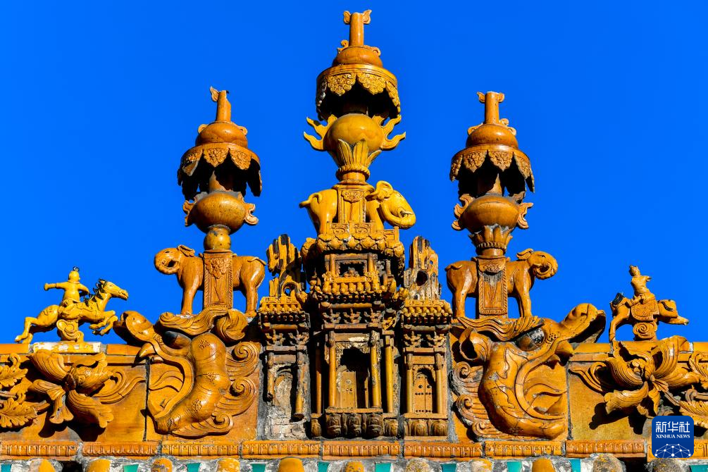 住在古建顶上的“精灵”