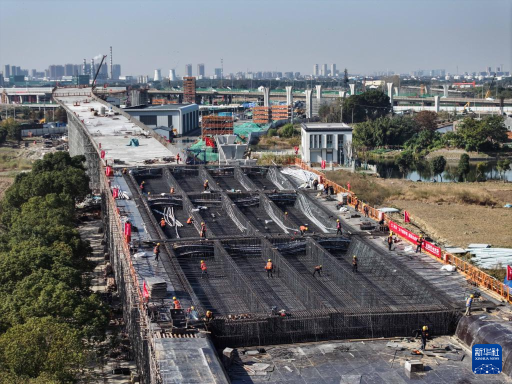 高铁苏州北站快速联络道项目施工加速推进