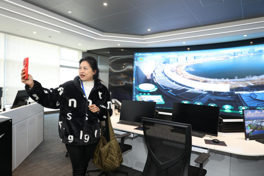 【2025打卡中国】外国网红点赞“Amazing郑州”：在这里看见未来中国的模样